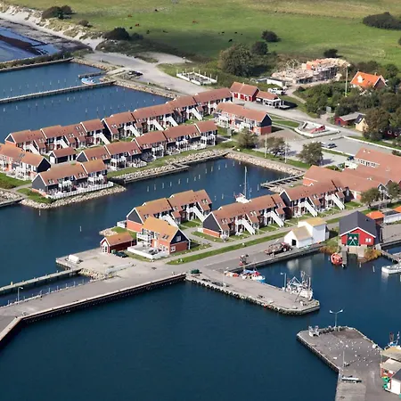 Apartment On The Harbour In *